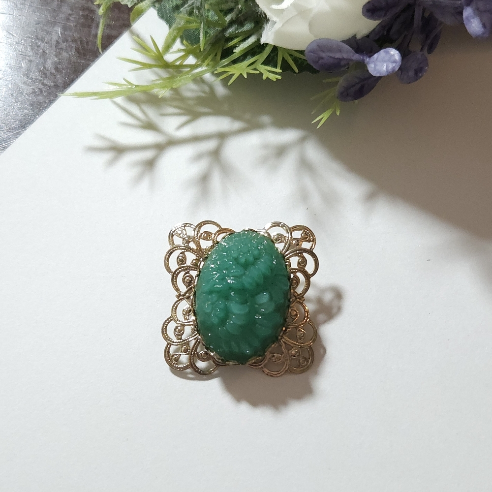 Vintage Faux Jade Carved Flower Gold Tone Brooch - Picture 8 of 9